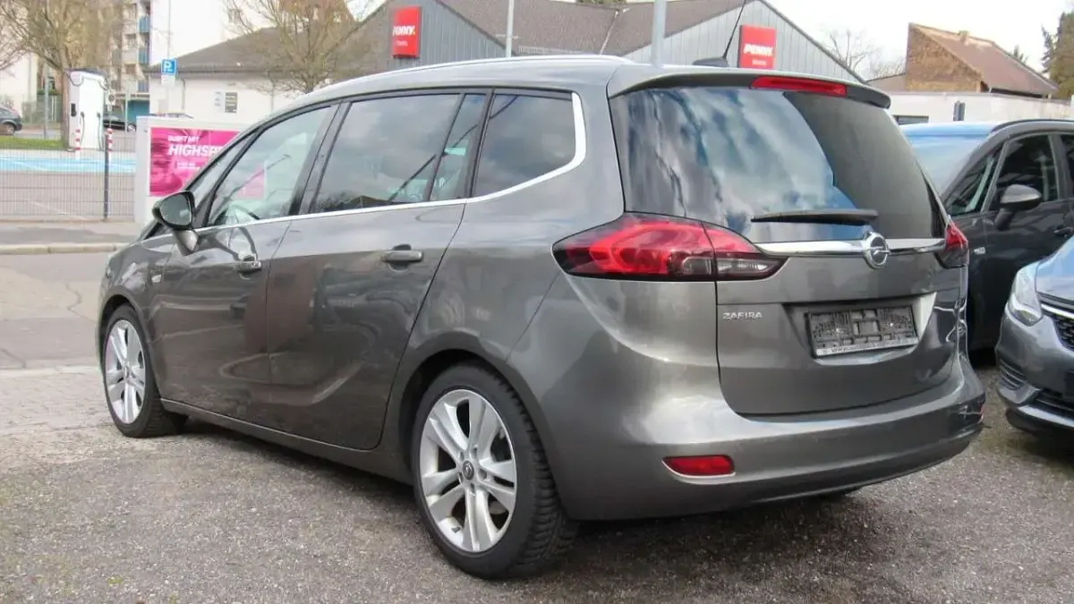 Second-hand Opel Zafira Innovation 140 CP (102 kW) 2017 Gri Monovolum