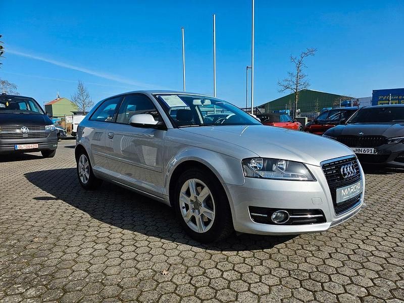 Gebraucht Audi A3 Attraction 125 PS (91 kW) 2012 Silber Kleinwagen