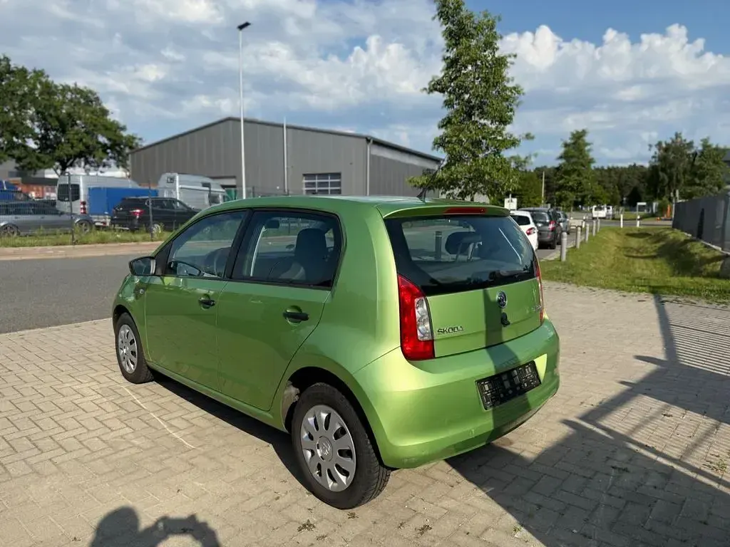 Gebraucht Skoda Citigo Active 60 PS (44 kW) 2013 Grün Kleinwagen