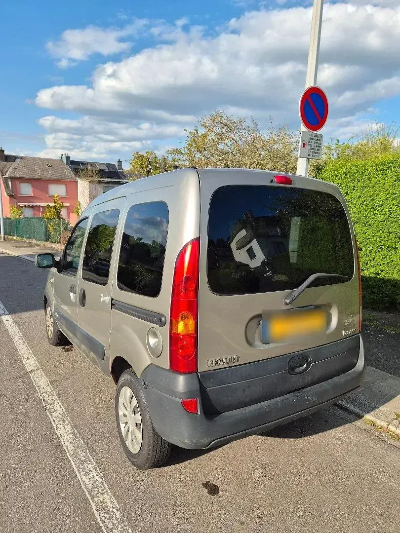 Gebraucht Renault Kangoo 84 PS (61 kW) 2007 Grau Van / Kleinbus