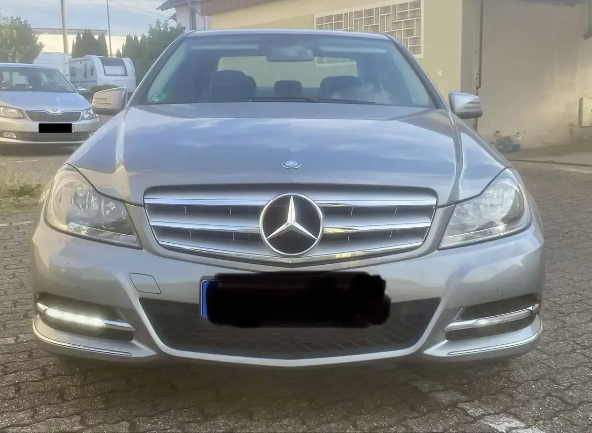 Gebraucht Mercedes C200 Avantgarde 184 PS (135 kW) 2012 Limousine