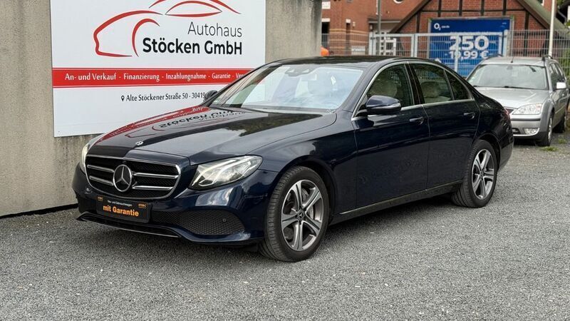 Blau Gebraucht 2019 Mercedes E400 Limousine | 31.990 € (Guter Preis) - Bild 1/4