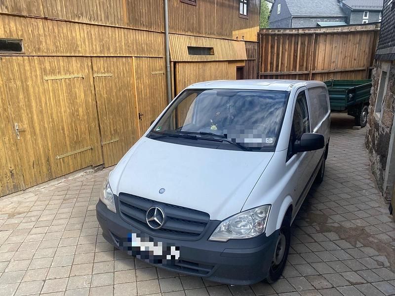 Weiß Gebraucht 2011 Mercedes Vito Van | 6.000 € - Bild 1/2
