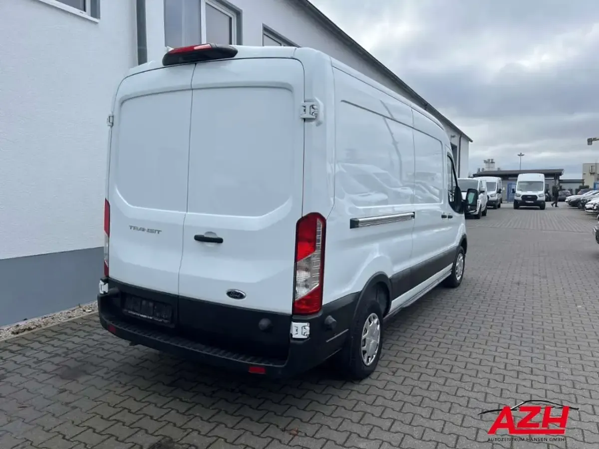 Używany Ford Transit Trend 131 KM (96 kW) 2023 Biały Minivan
