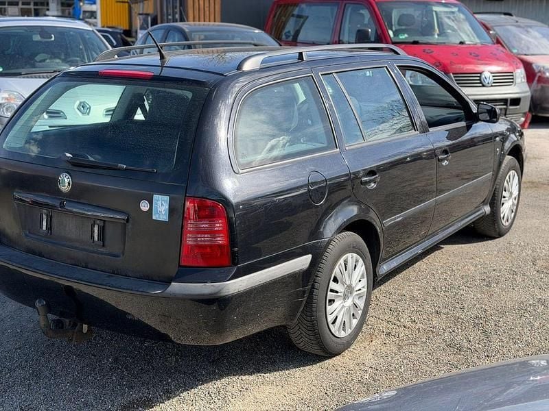 Używany Skoda Octavia Style 102 KM (75 kW) 2002 Czarny Kombi