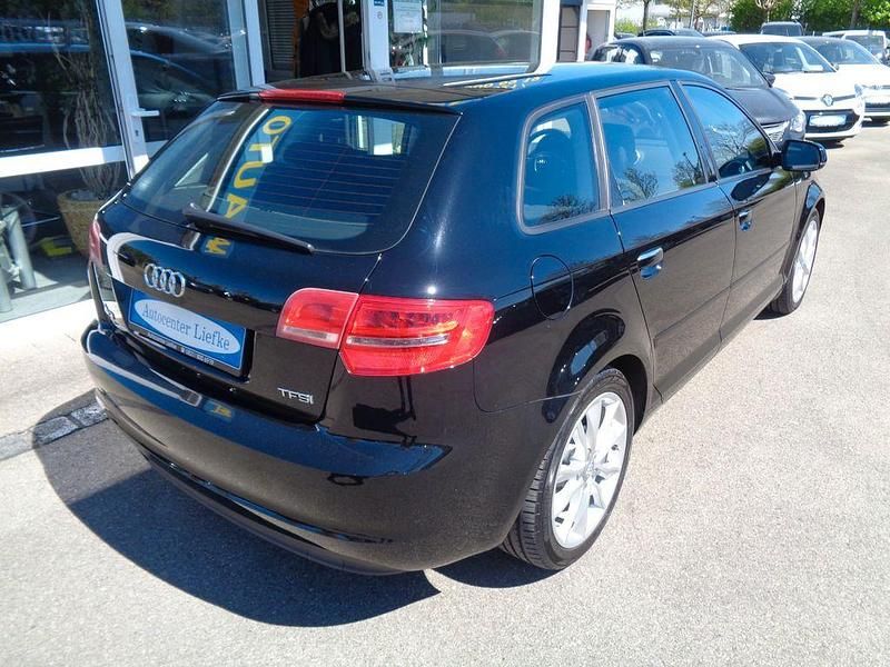 Używany Audi A3 Ambition 125 KM (91 kW) 2010 Czarny Hatchback