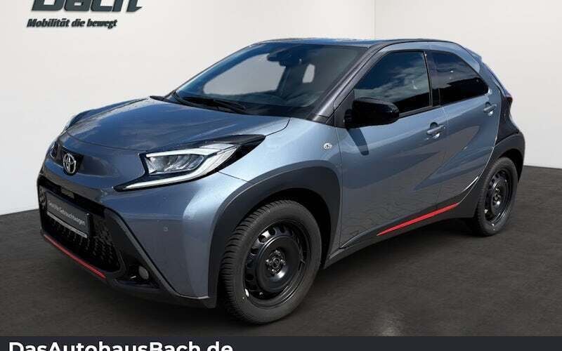 Grau Gebraucht 2024 Toyota Aygo Kleinwagen | 19.470 € (Etwas zu teuer) - Bild 1/4