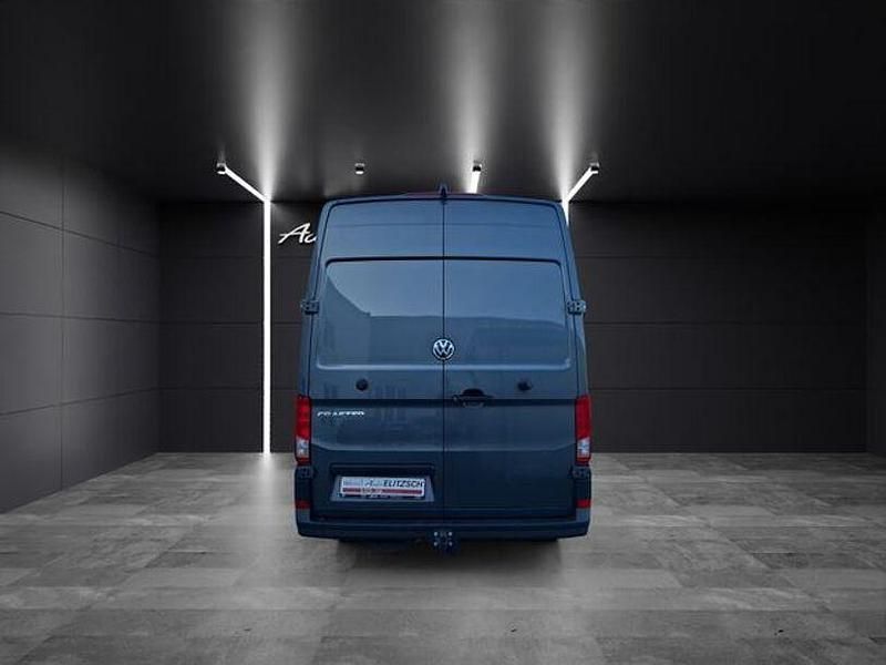 Gebraucht VW Crafter 177 PS (130 kW) 2023 Indiumgrau metallic Van