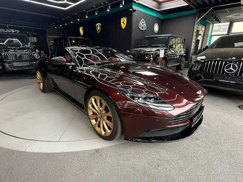 Gebraucht Aston Martin DB11 510 PS (375 kW) 2017 Rot Coupé