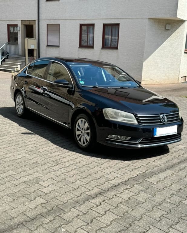 Schwarz Gebraucht 2011 VW Passat Comfortline Limousine | 6.200 € (Guter Preis) - Bild 1/4