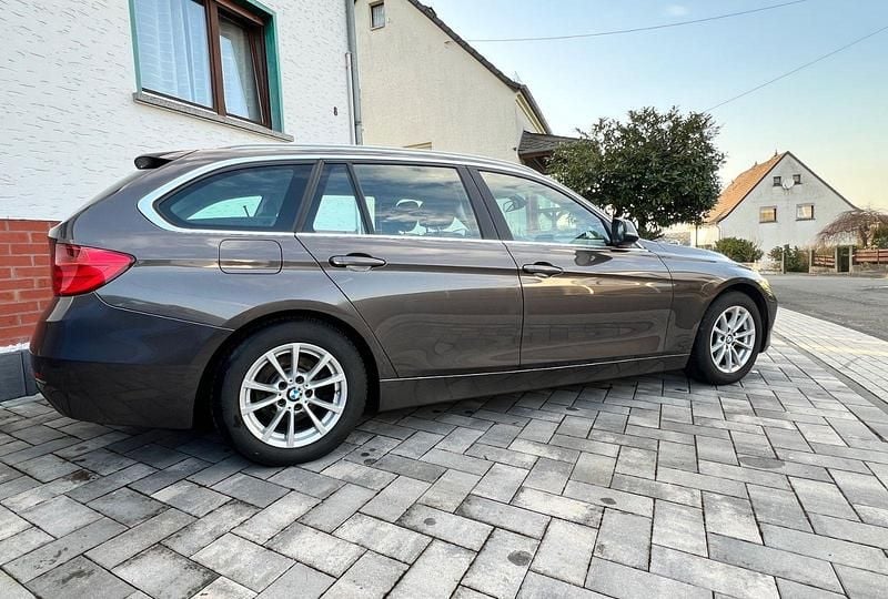 Second-hand BMW 318 143 CP (105 kW) 2015 Maro Break