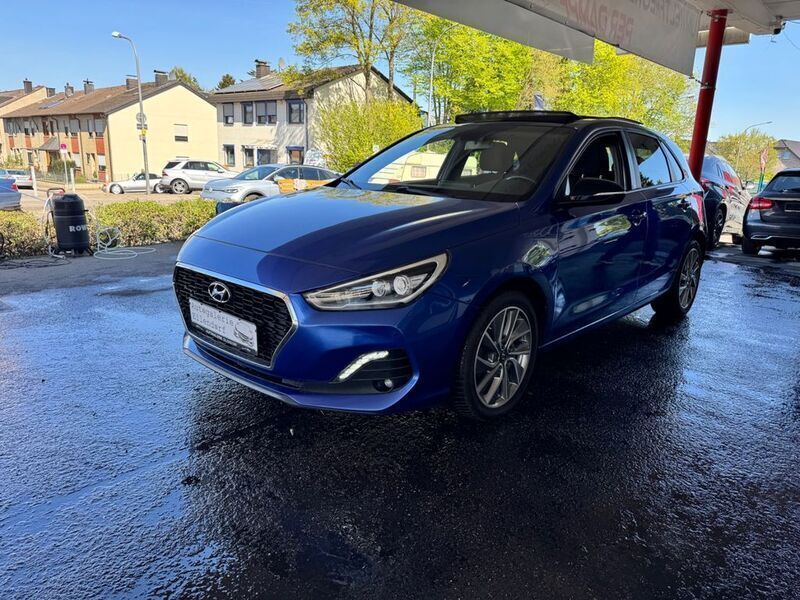 Blau Gebraucht 2018 Hyundai i30 Passion Plus Limousine | 10.500 € (Superpreis) - Bild 1/4
