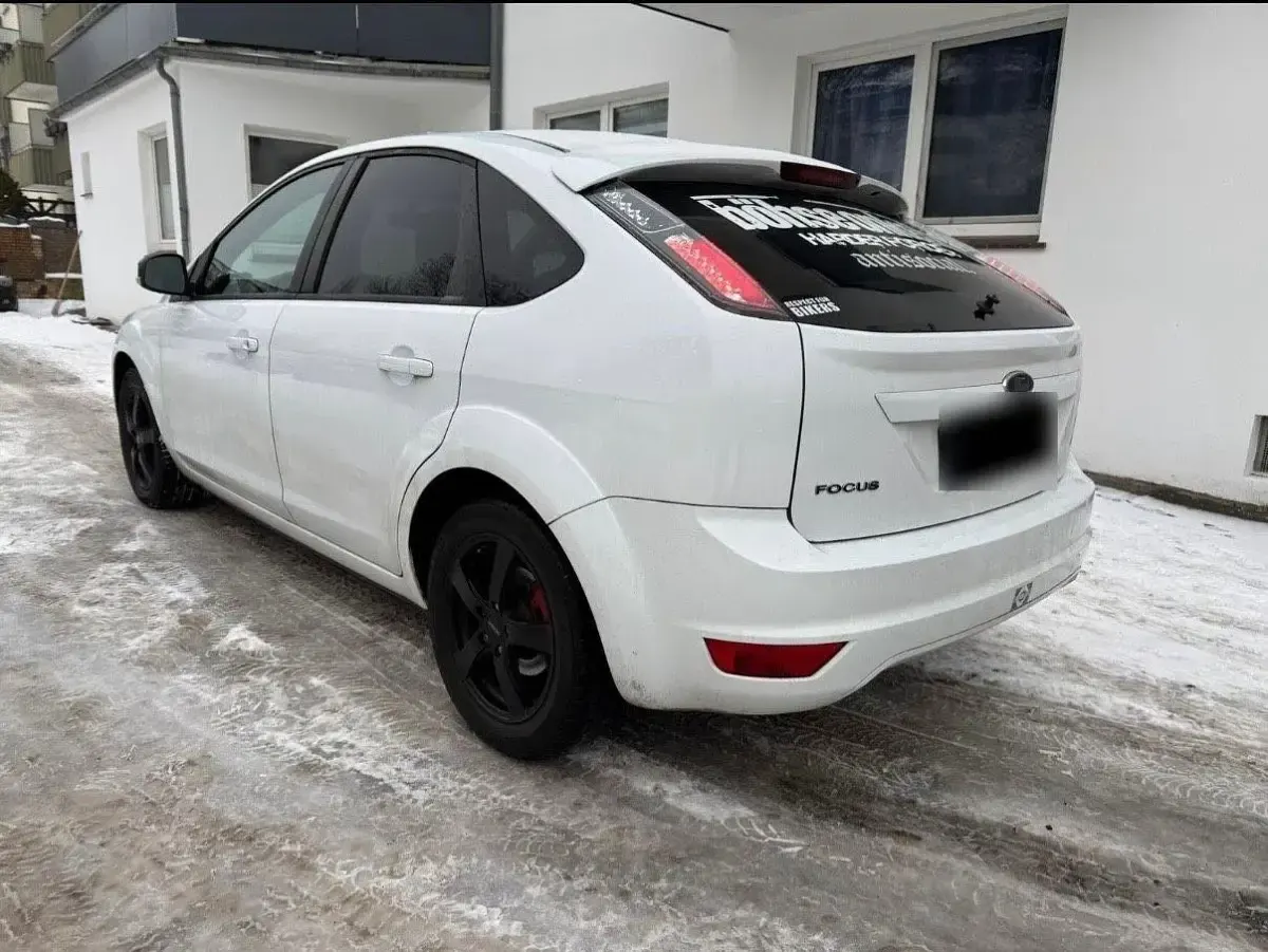 Gebraucht Ford Focus 125 PS (91 kW) 2009 Silber Limousine