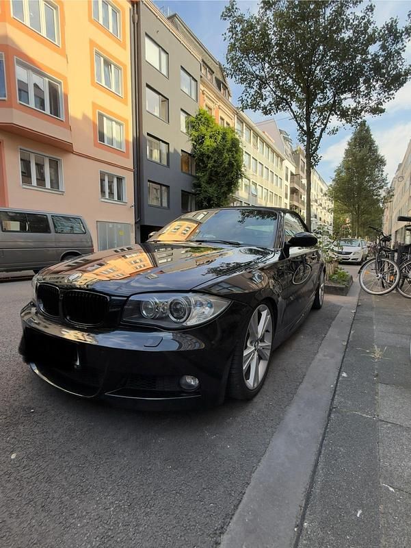 Schwarz Gebraucht 2009 BMW 123 Cabriolet M Sport Cabrio | 13.000 € (Teuer) - Bild 1/4