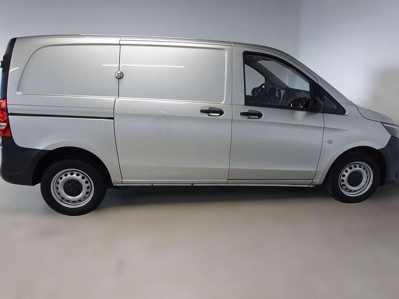 Gebraucht Mercedes Vito 114 PS (83 kW) 2017 Brillantsilber metallic Van