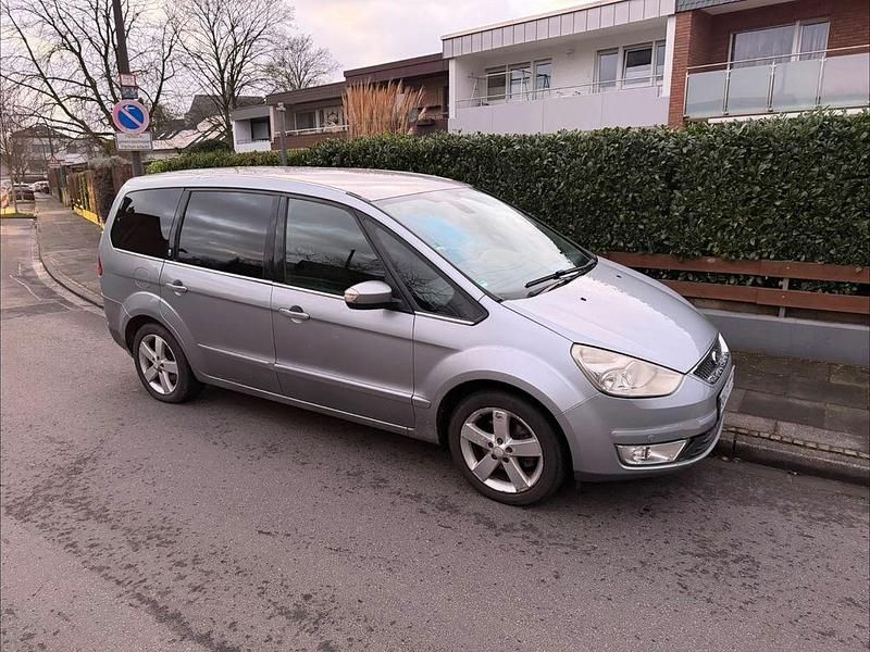 Gebraucht Ford Galaxy Ghia 140 PS (102 kW) 2008 Silber Van / Kleinbus