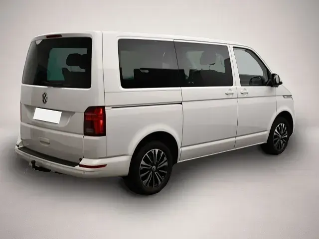 Gebraucht VW Multivan Generation Six 150 PS (110 kW) 2022 Weiß Van / Kleinbus