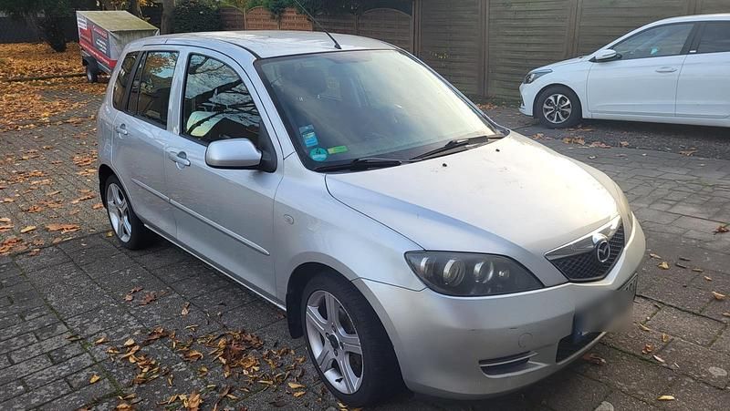 Silber Gebraucht 2006 Mazda 2 Active Kleinwagen | 899 € (Etwas zu teuer) - Bild 1/4