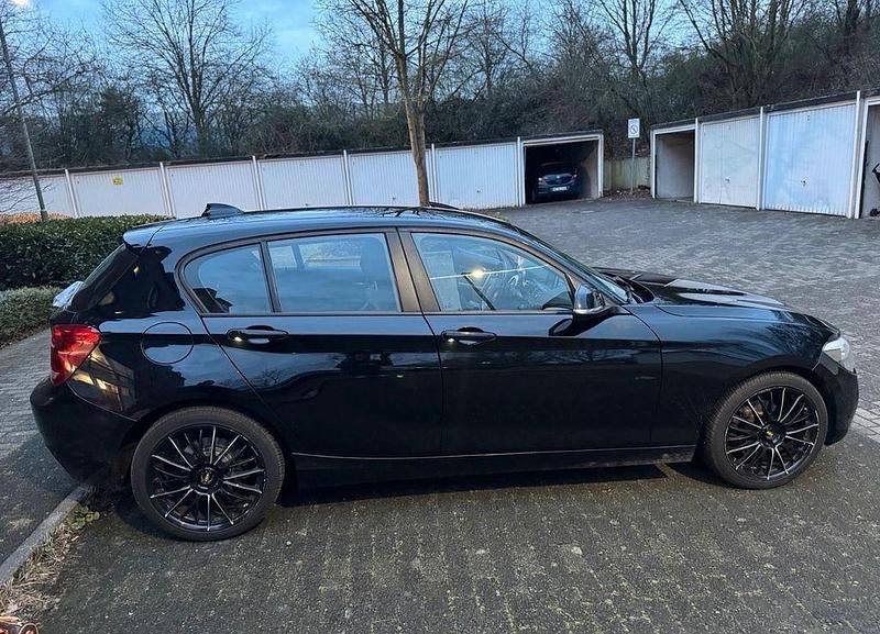 Gebraucht BMW 118 143 PS (105 kW) 2014 Schwarz Kleinwagen