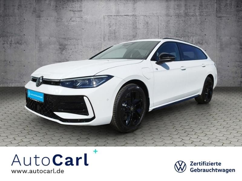 Gebraucht VW Passat IQ Drive 272 PS (200 kW) 2025 Pure white Kombi