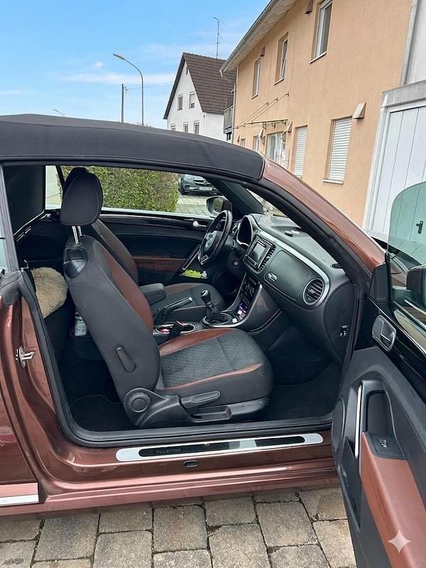 Gebraucht VW Beetle Cabriolet Allstar 110 PS (80 kW) 2016 Braun Cabrio