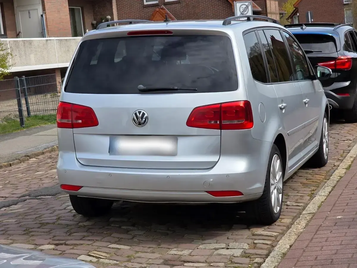 Gebraucht VW Touran 140 PS (102 kW) 2011 Silber Van / Kleinbus