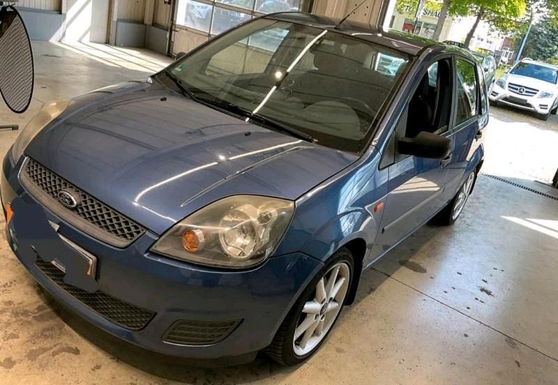 Blau Gebraucht 2006 Ford Fiesta Trend Limousine | 2.999 € (Etwas zu teuer) - Bild 1/4