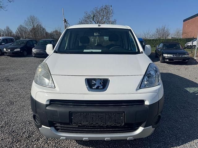 Gebraucht Peugeot Partner 114 PS (83 kW) 2012 Weiß Van / Kleinbus