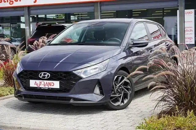 Gebraucht Hyundai i20 GO! 101 PS (74 kW) 2022 Grau Kleinwagen