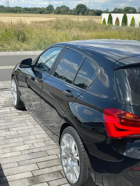 Gebraucht BMW 116 Advantage 116 PS (85 kW) 2016 Schwarz Kleinwagen