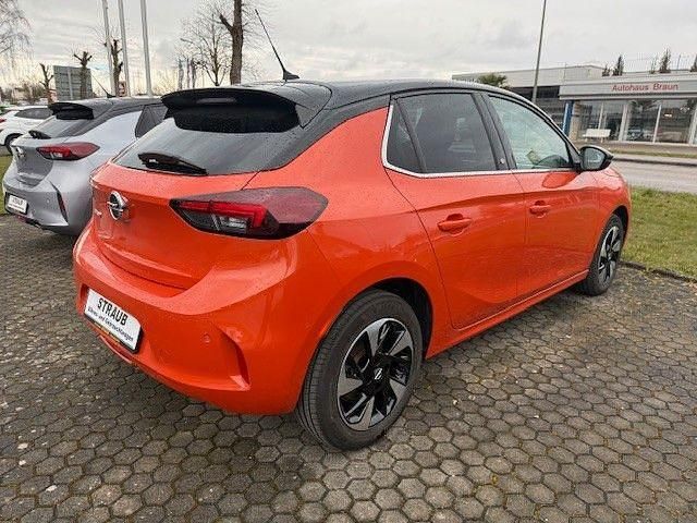 Gebraucht Opel Corsa-e Elegance 100 kW (136 PS) 2022 Orange fizz/spicy orange Kleinwagen