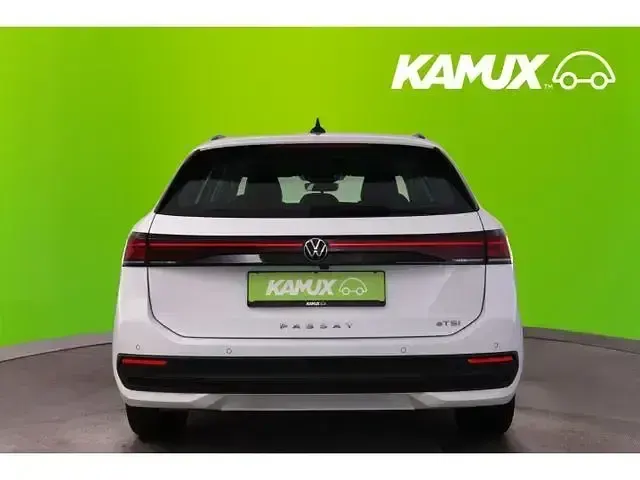 Gebraucht VW Passat 150 PS (110 kW) 2025 Pure white Kombi