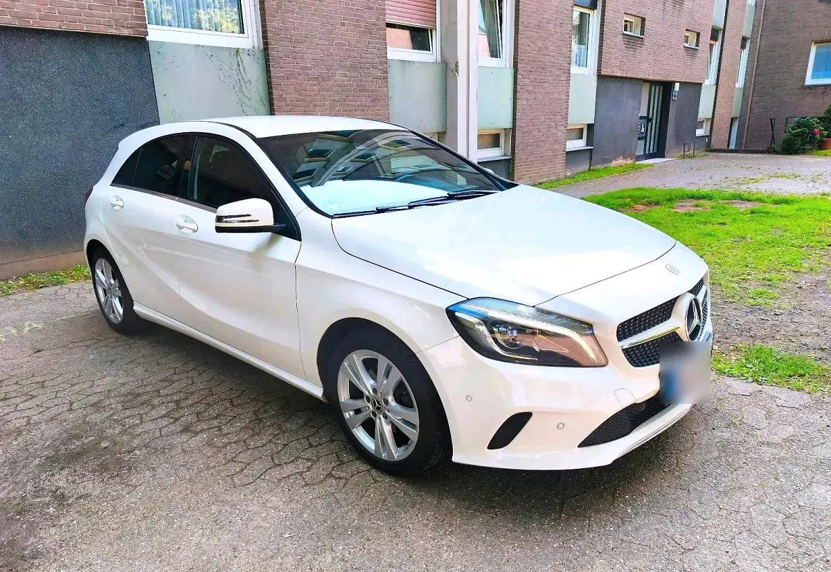 Gebraucht Mercedes A160 102 PS (75 kW) 2017 Weiß Limousine