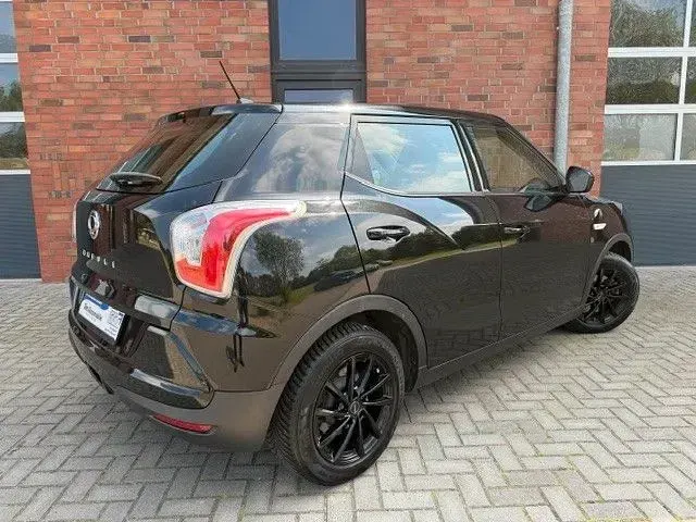 Gebraucht SsangYong Tivoli 116 PS (85 kW) 2018 Schwarz SUV