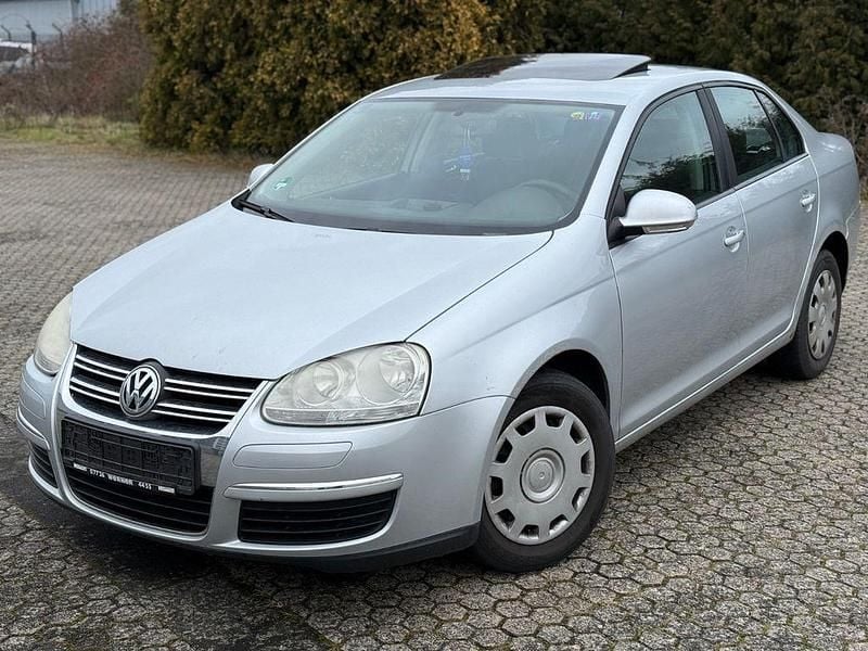 Silber Gebraucht 2006 VW Jetta Limousine | 2.950 € (Superpreis) - Bild 1/4
