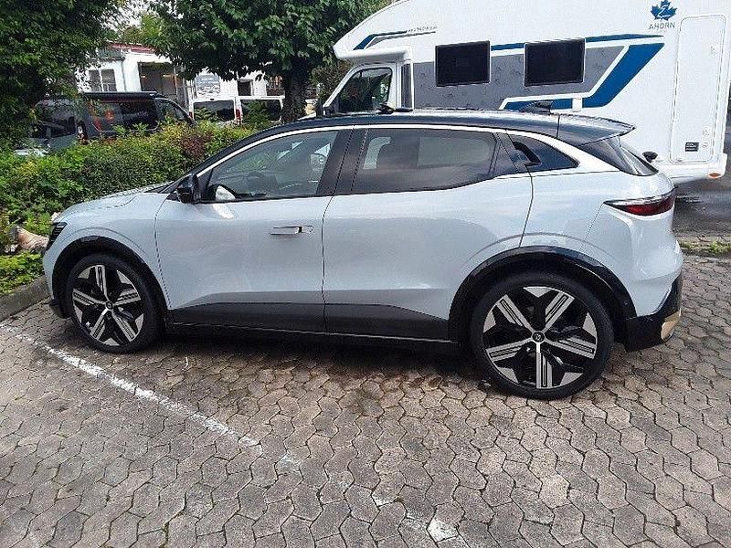 Occasion Renault Megane E-Tech Iconic 161 kW (220 ch) 2022 Vert Berline