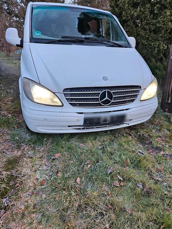 Weiß Gebraucht 2009 Mercedes Vito Van | 4.500 € - Bild 1/4
