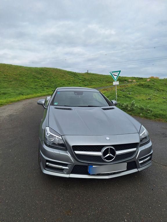 Silber Gebraucht 2011 Mercedes SLK350 AMG Cabrio | 26.850 € (Teuer) - Bild 1/4