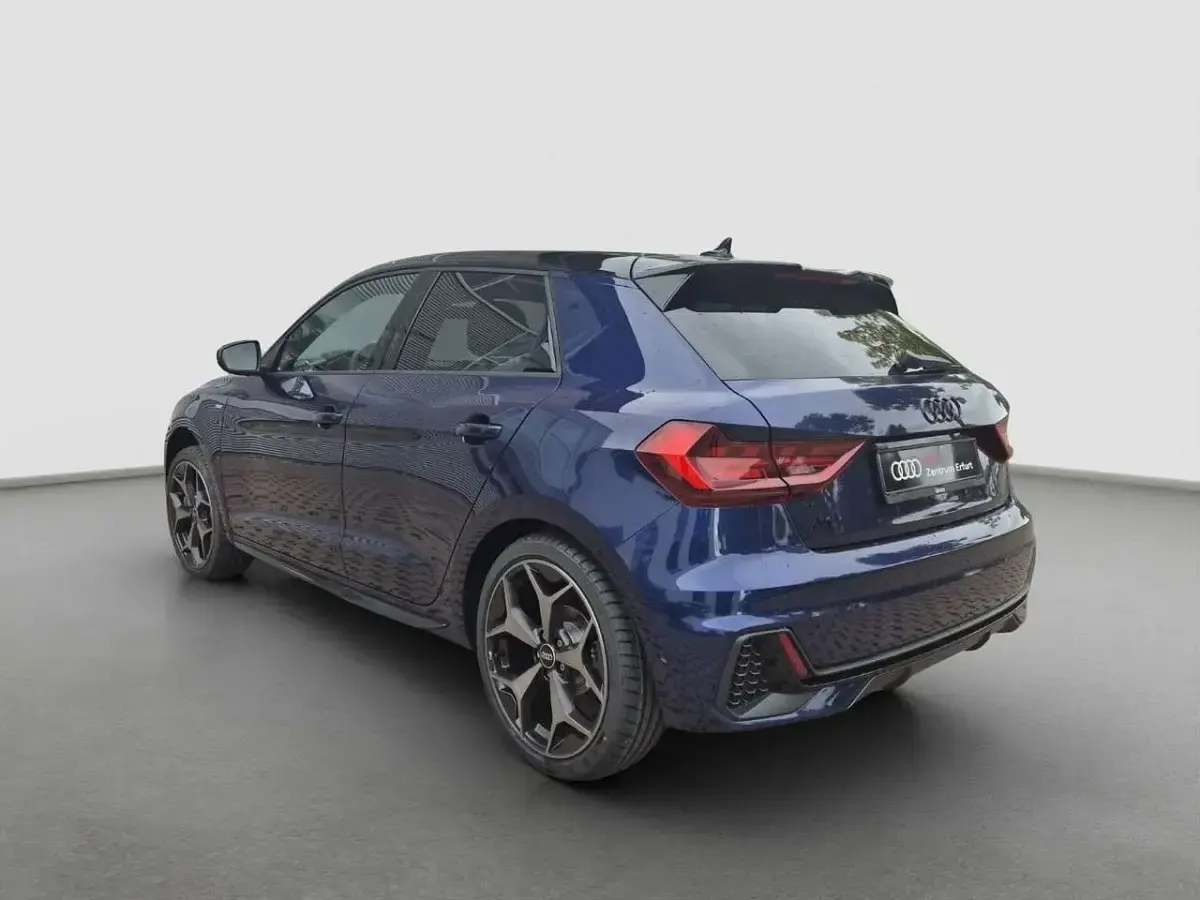 Gebraucht Audi A1 S-Line 116 PS (85 kW) 2025 Navarrablau metallic SUV