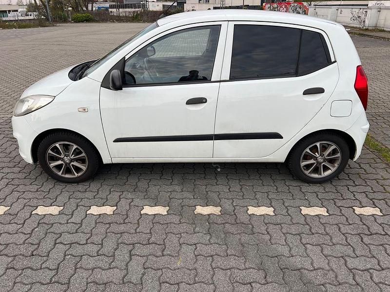 Gebraucht Hyundai i10 Classic 69 PS (50 kW) 2011 Weiß Kleinwagen