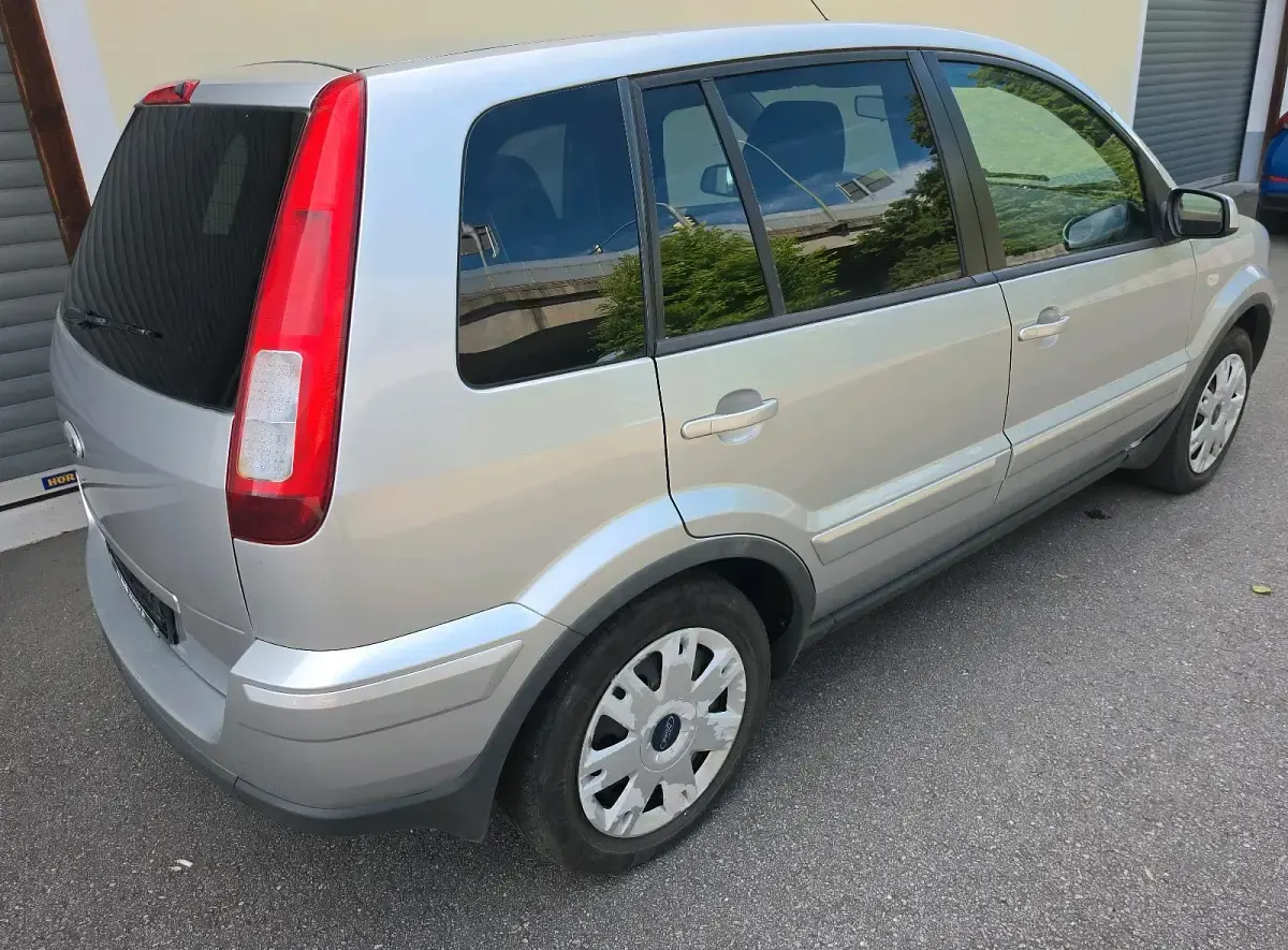 Gebraucht Ford Fusion 80 PS (58 kW) 2009 Grau Kleinwagen