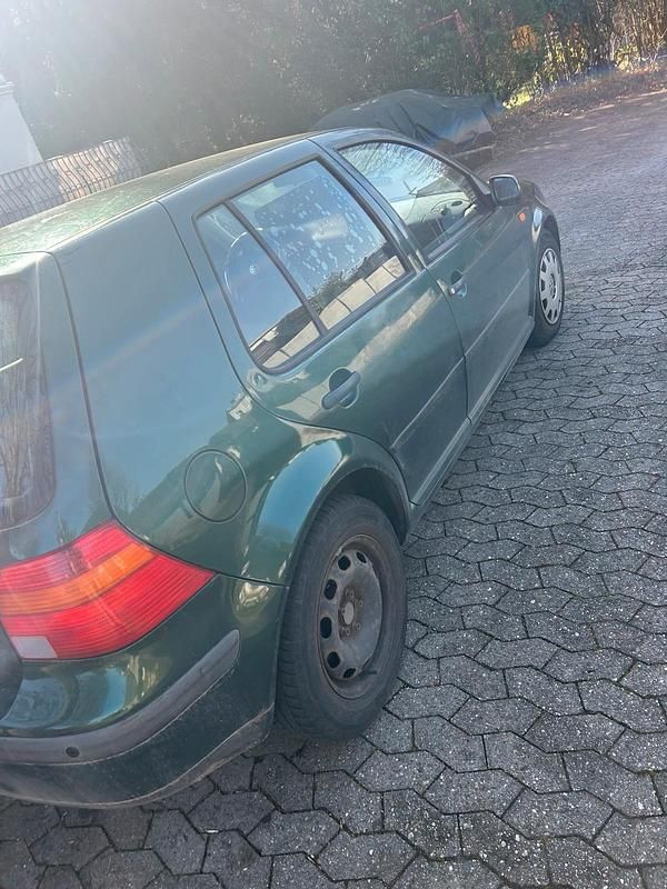 Gebraucht VW Golf IV 101 PS (74 kW) 1998 Grün Kleinwagen