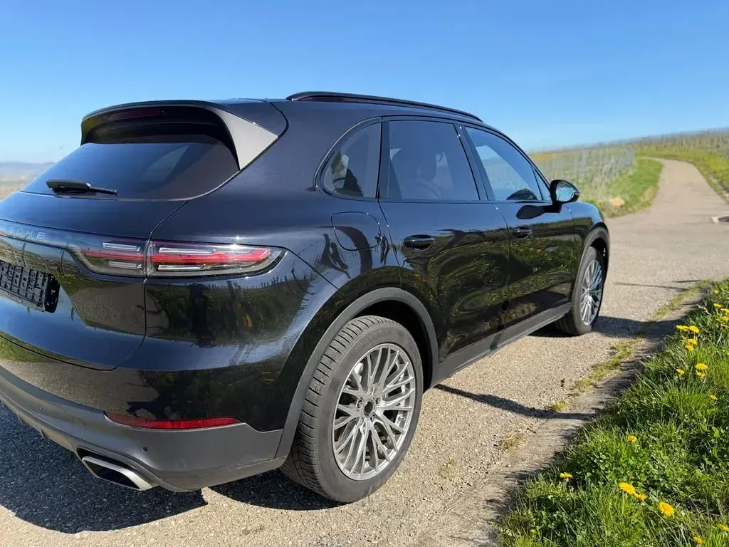 Second-hand Porsche Cayenne 340 CP (250 kW) 2019 Negru SUV