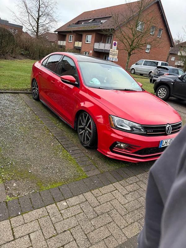 Gebraucht VW Jetta 211 PS (155 kW) 2014 Rot Limousine