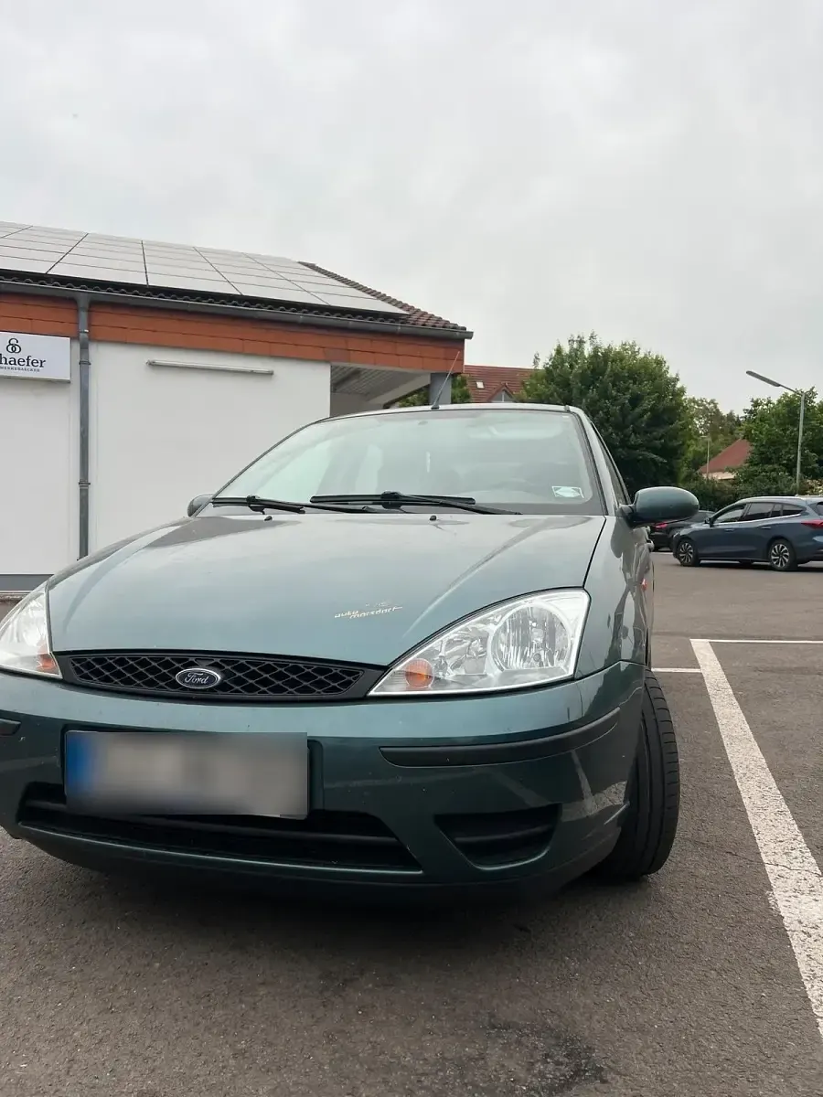 Gebraucht Ford Focus 101 PS (74 kW) 2002 Grün Limousine