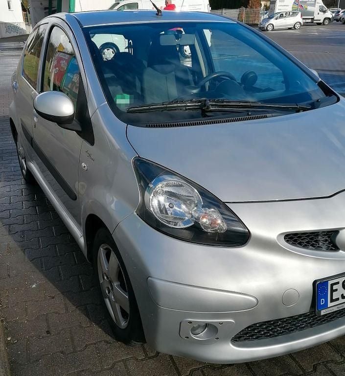 Silber Gebraucht 2006 Toyota Aygo Cool Kleinwagen | 1.900 € (Guter Preis) - Bild 1/4