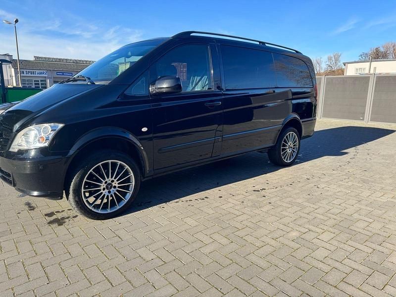 Gebraucht Mercedes Vito 163 PS (119 kW) 2011 Schwarz Van