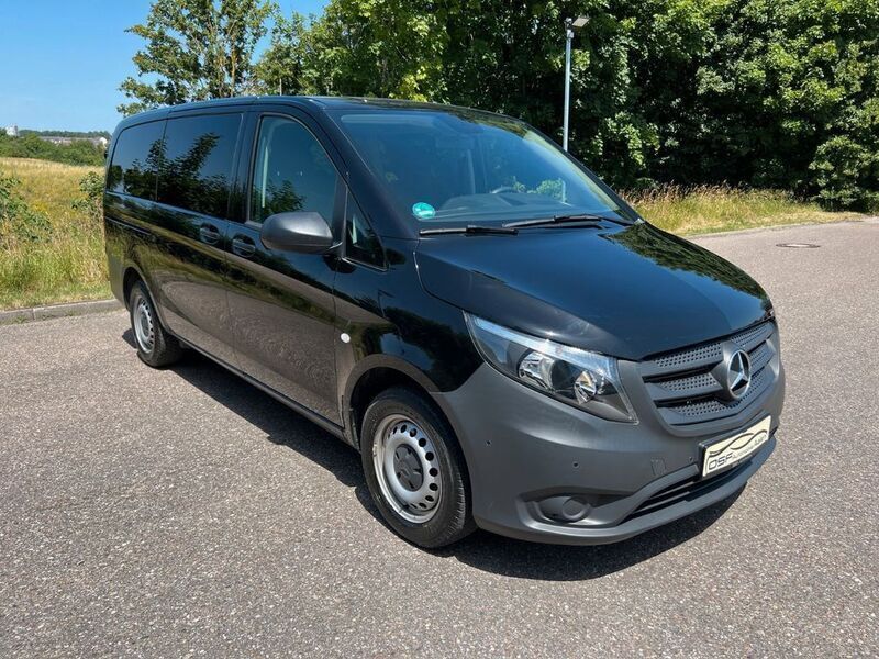 Schwarz Gebraucht 2020 Mercedes Vito Van / Kleinbus | 25.900 € (Fairer Preis) - Bild 1/4