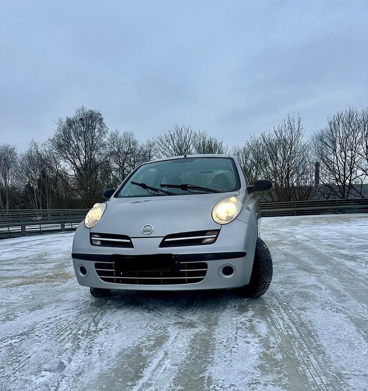 Gebraucht Nissan Micra 60 PS (44 kW) 2005 Silber Kleinwagen