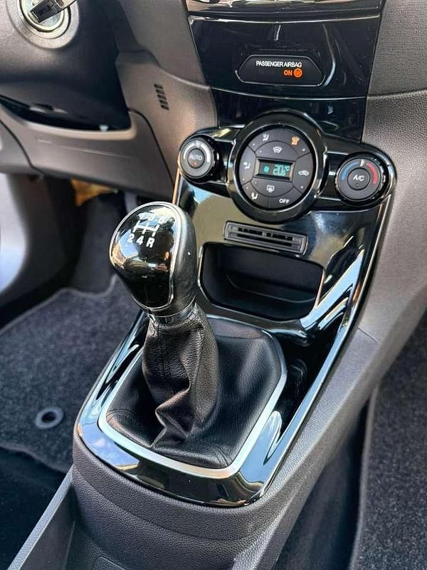 Gebraucht Ford Fiesta SYNC Edition 75 PS (55 kW) 2013 Grau Kleinwagen